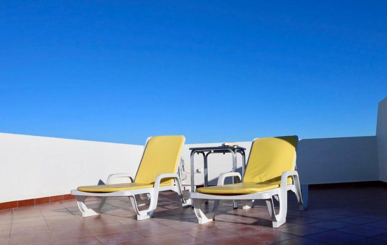 Apartment-terrace And Pool Apartamento